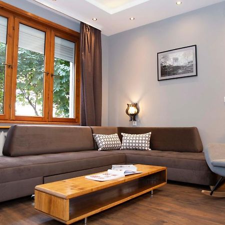 Central Sofia 3-Bedroom Apartment - Urban Art Gallery - Free Parking! Exterior photo