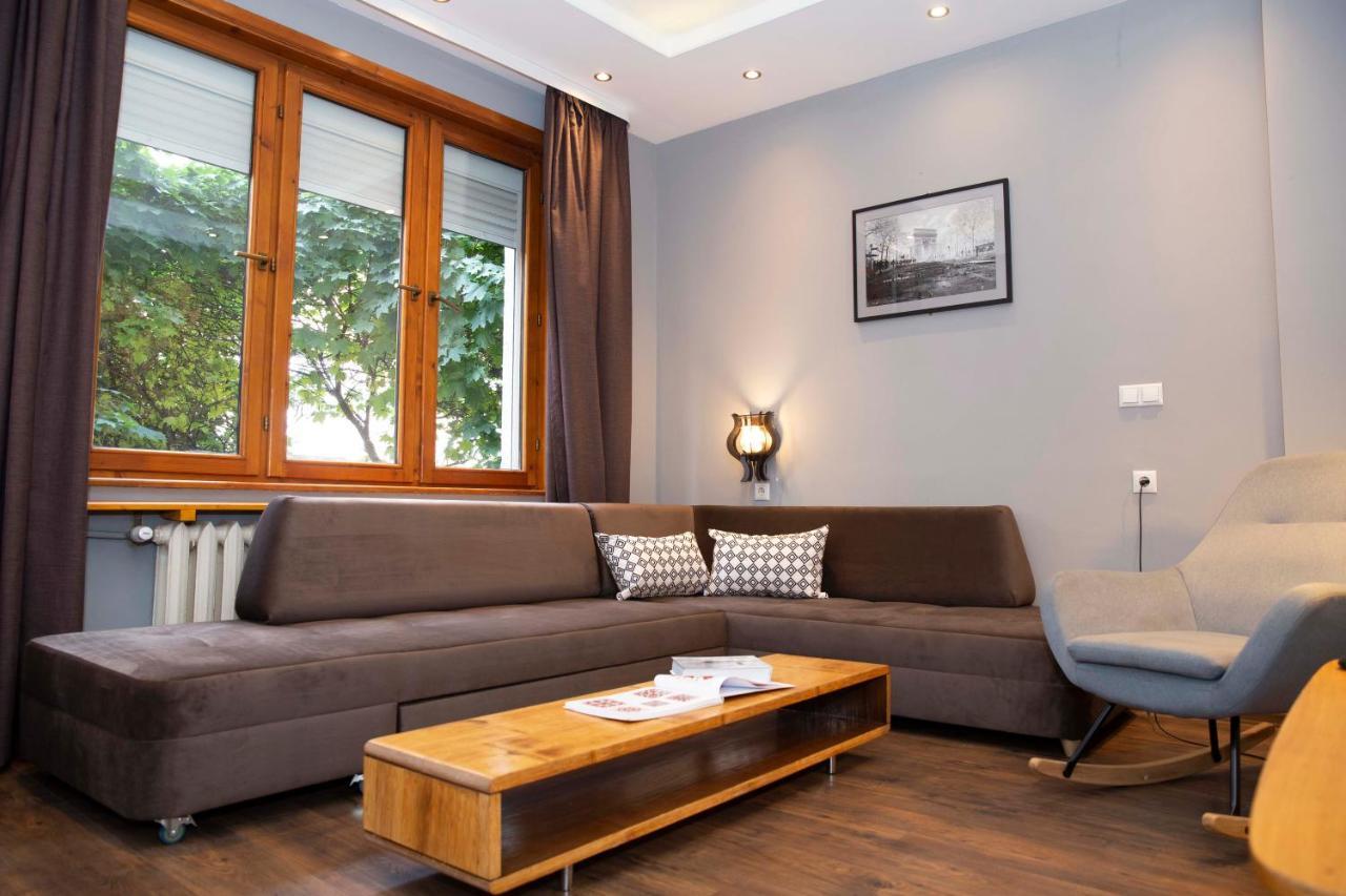 Central Sofia 3-Bedroom Apartment - Urban Art Gallery - Free Parking! Exterior photo