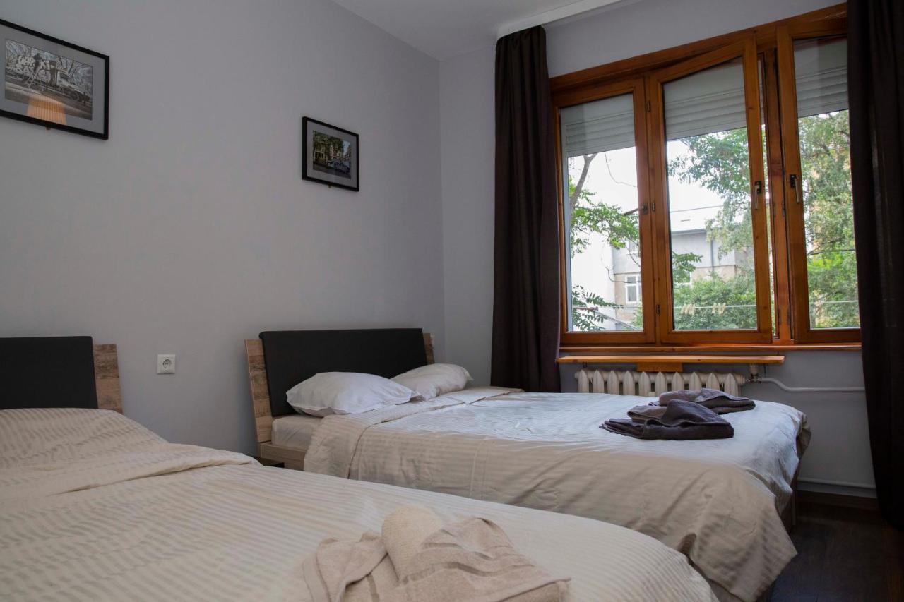 Central Sofia 3-Bedroom Apartment - Urban Art Gallery - Free Parking! Exterior photo